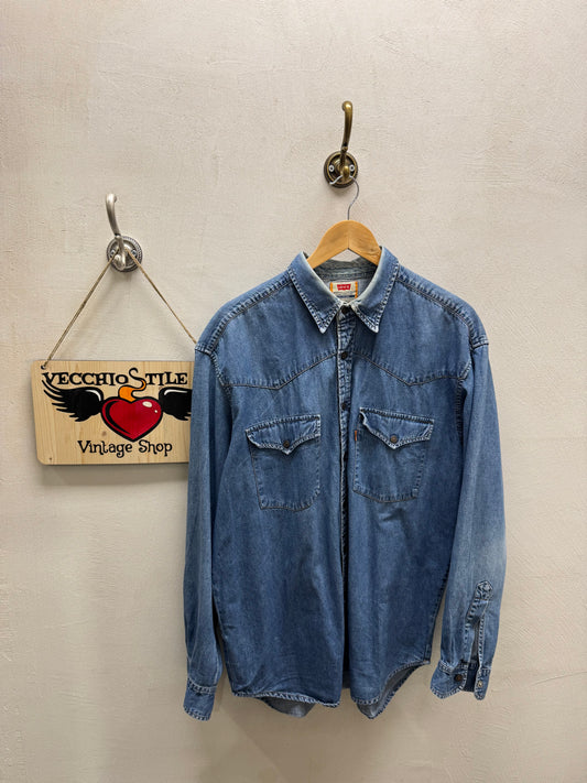 LEVI’S