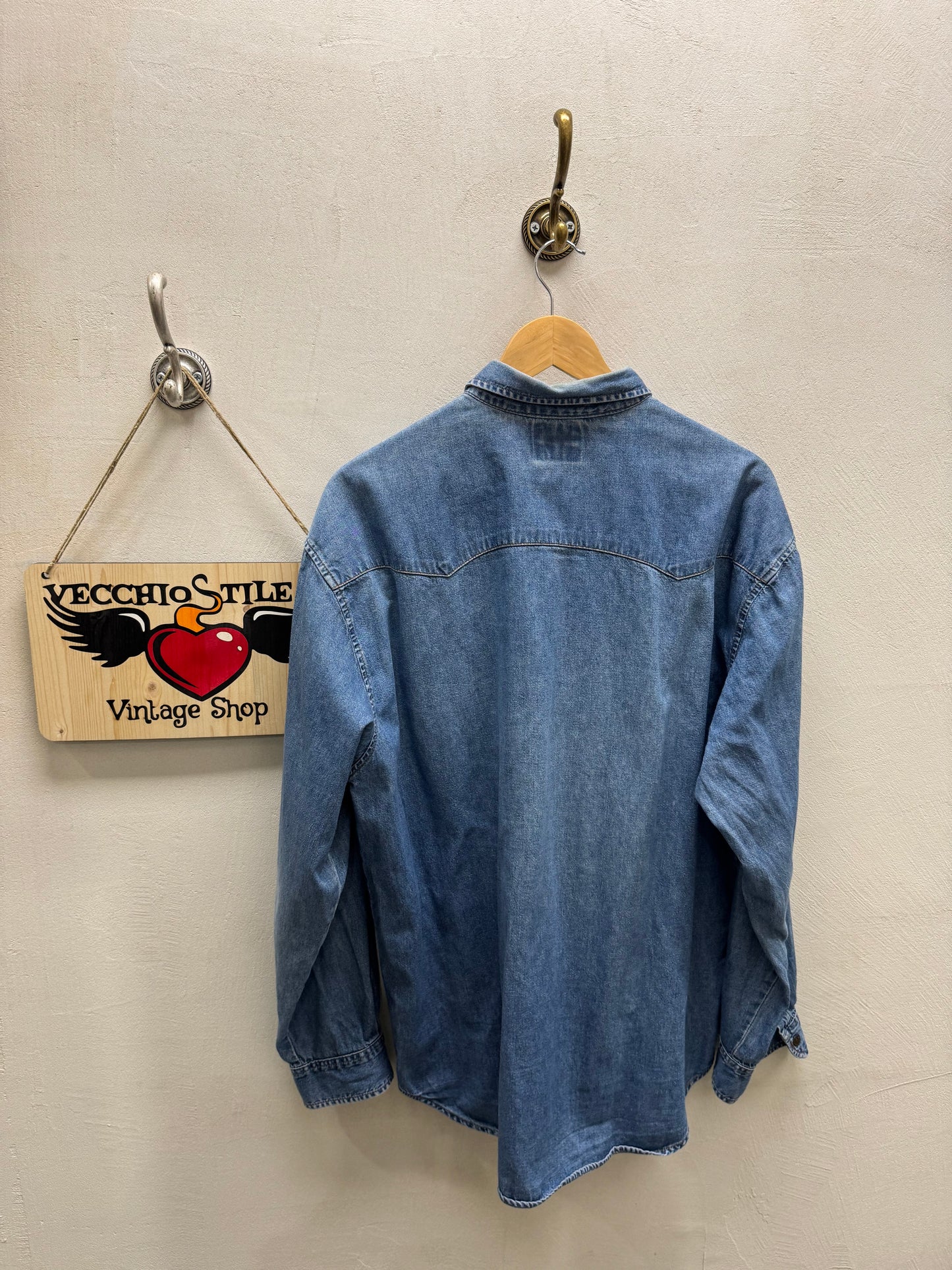 LEVI’S