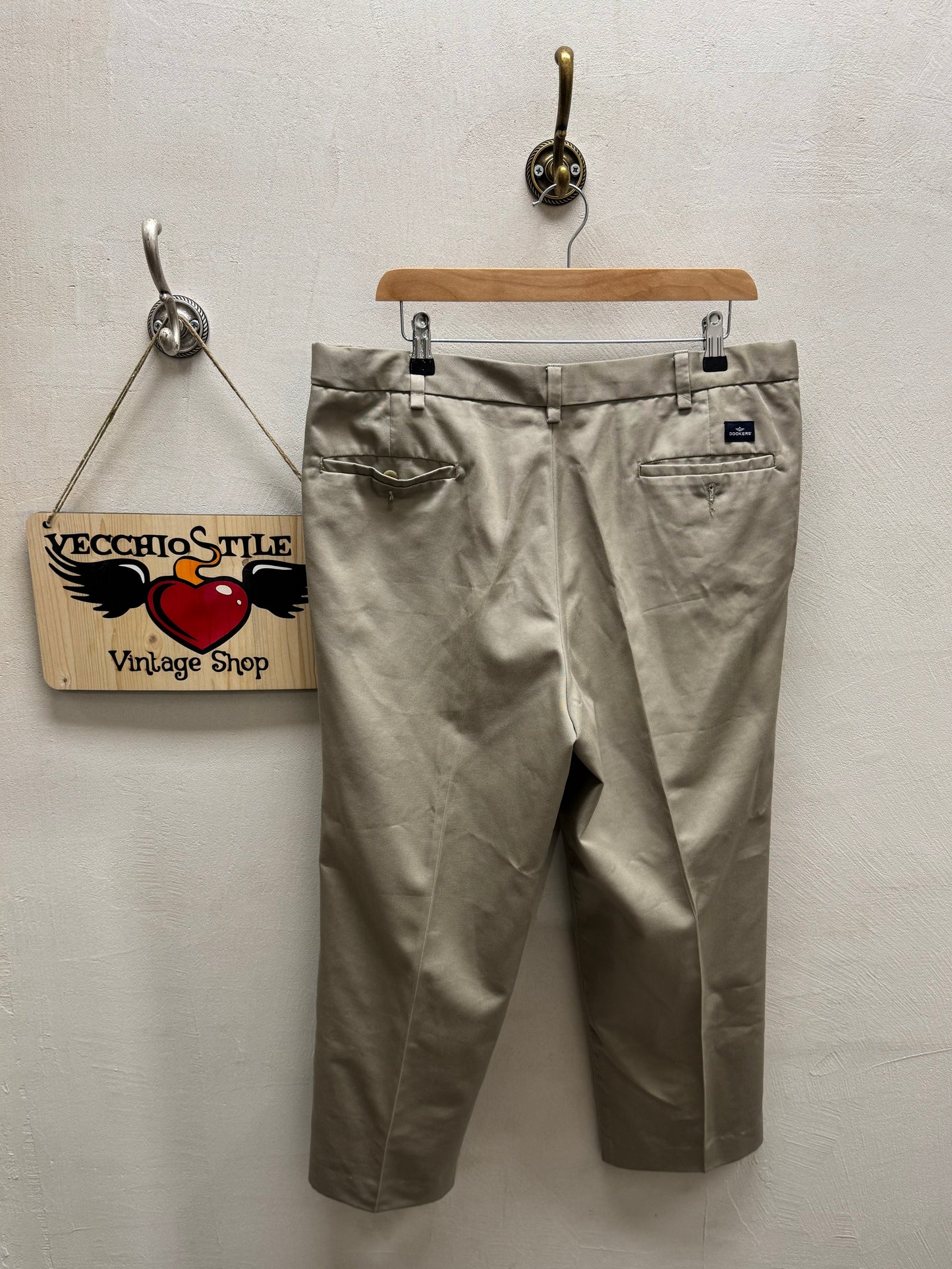DOCKERS
