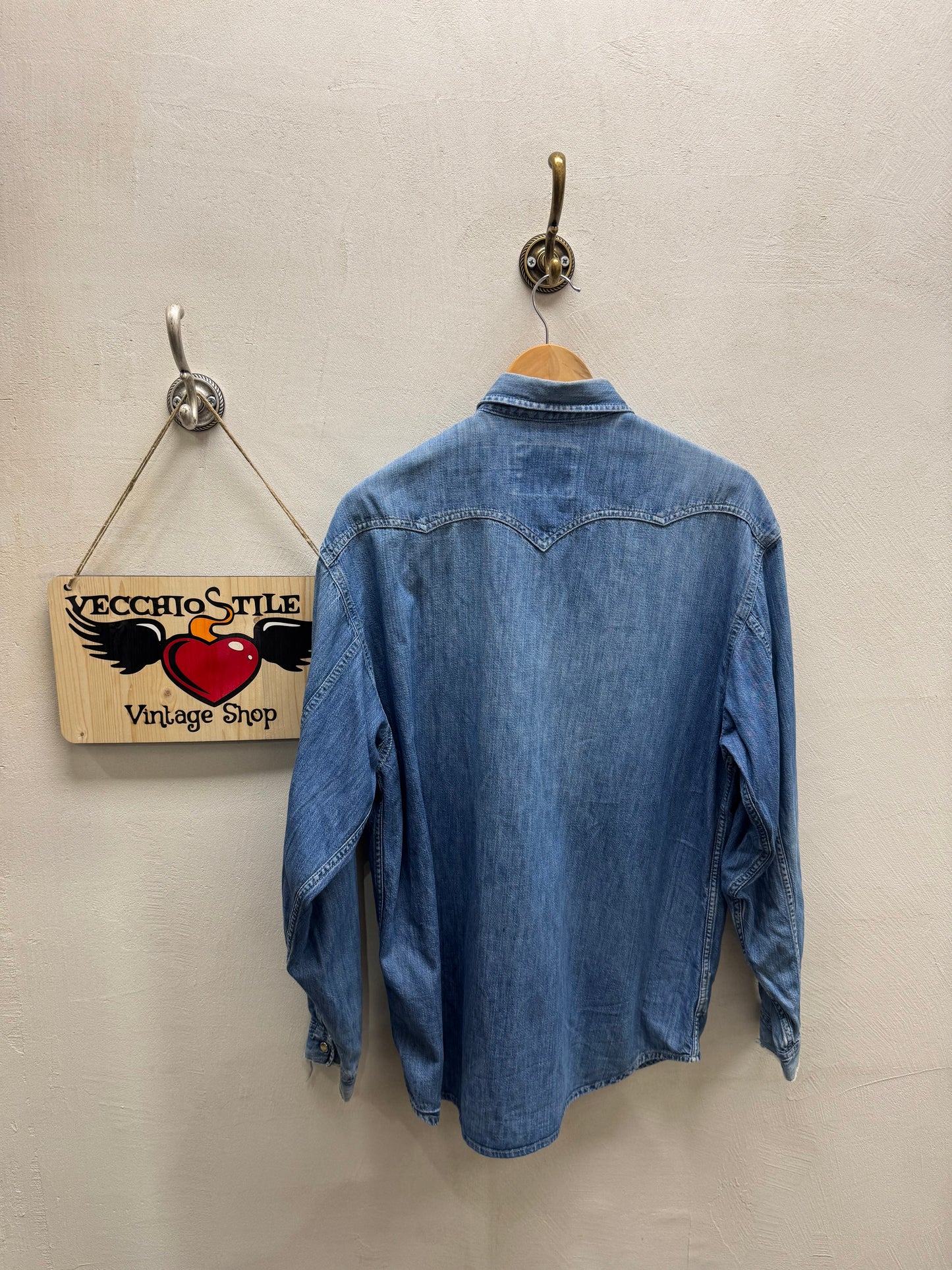 LEVI’S