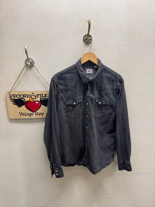 LEVI’S