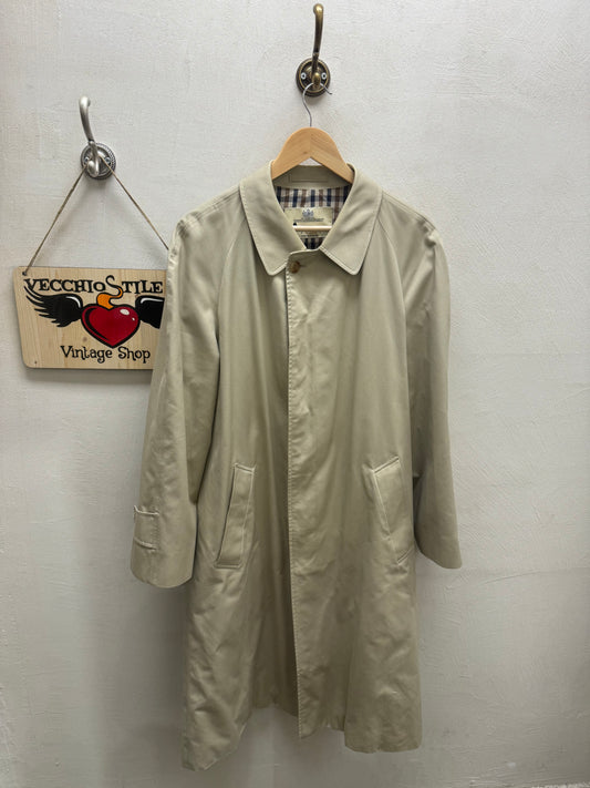 AQUASCUTUM OF LONDON