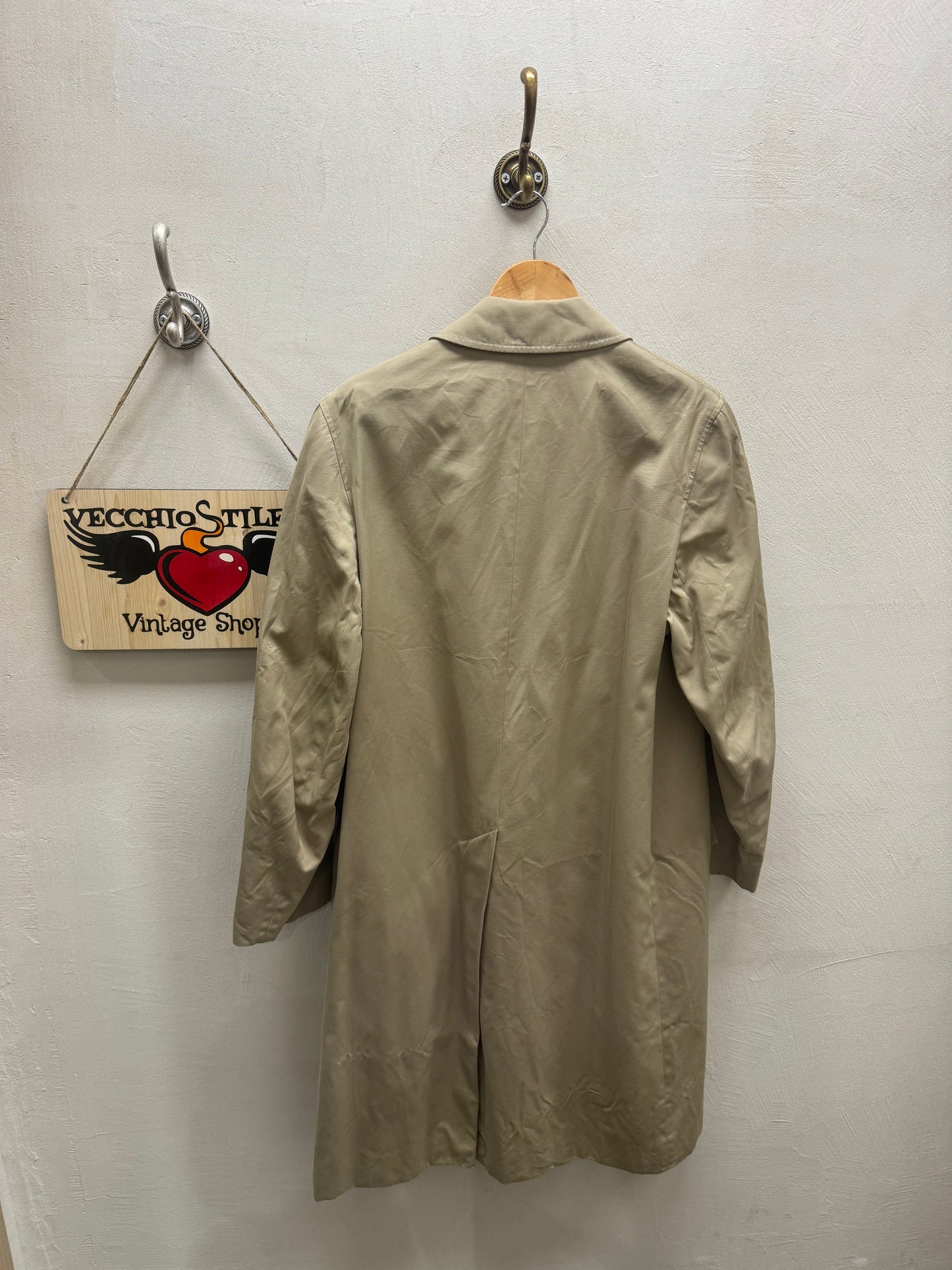 AQUASCUTUM OF LONDON