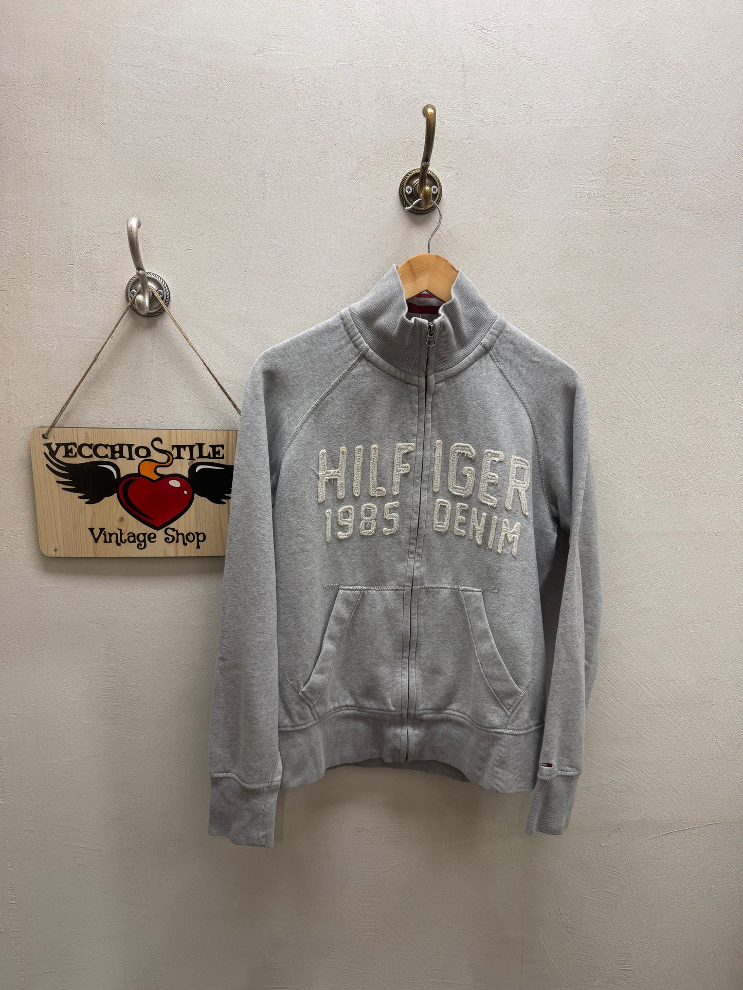 TOMMY HILFIGER