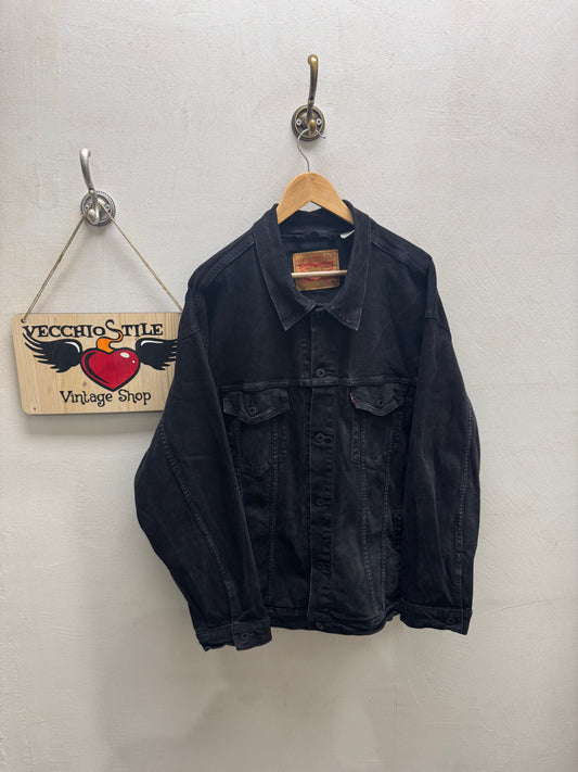 LEVI’S